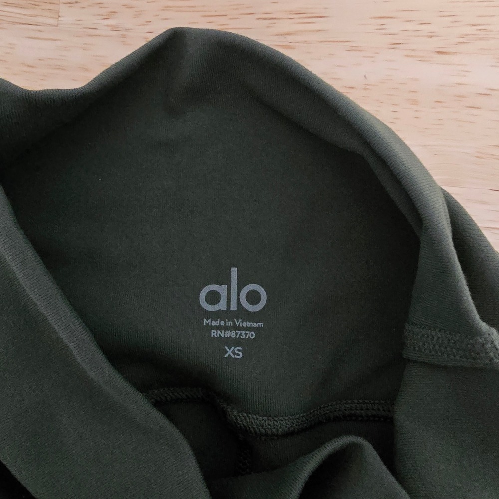 Alo Yoga High-Waist Moto Legging Hunter Green Glossy Pleated Panels Size Xs View 3